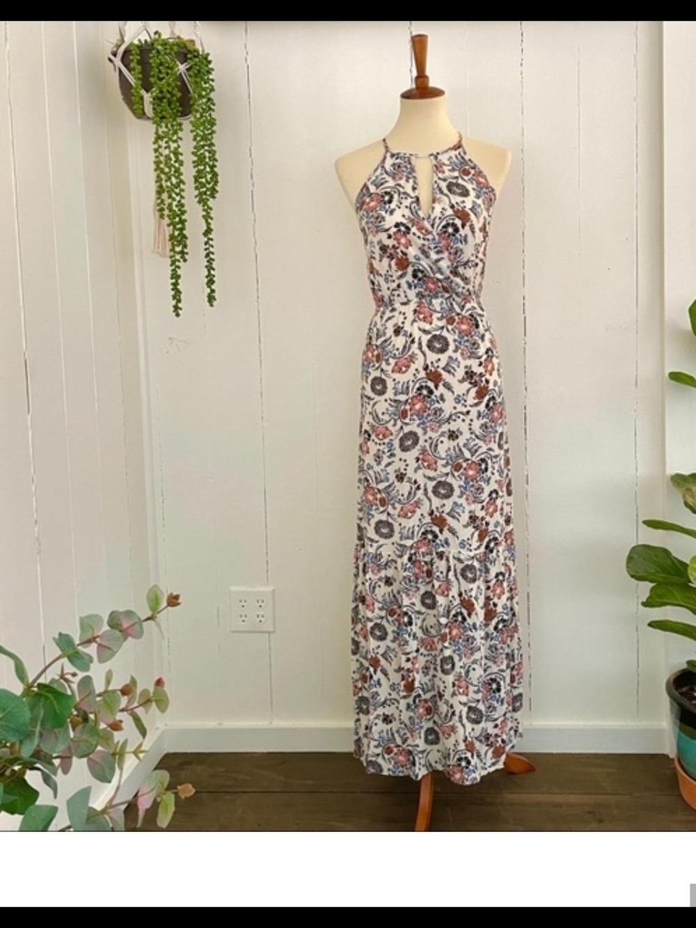 American Eagle Outfitters Floral Keyhole Tassel Maxi Dress Medium